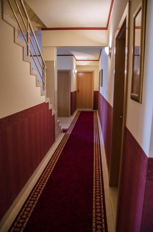 Arany Patkó Panzió Hotel Debrecen Exterior foto