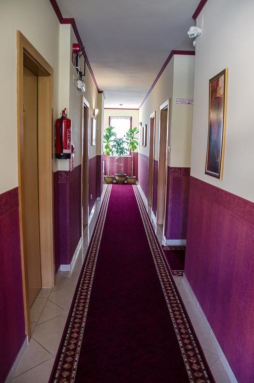 Arany Patkó Panzió Hotel Debrecen Exterior foto