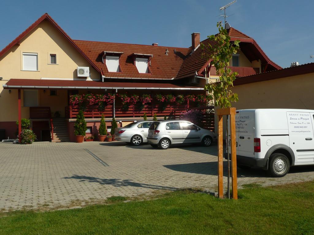 Arany Patkó Panzió Hotel Debrecen Exterior foto